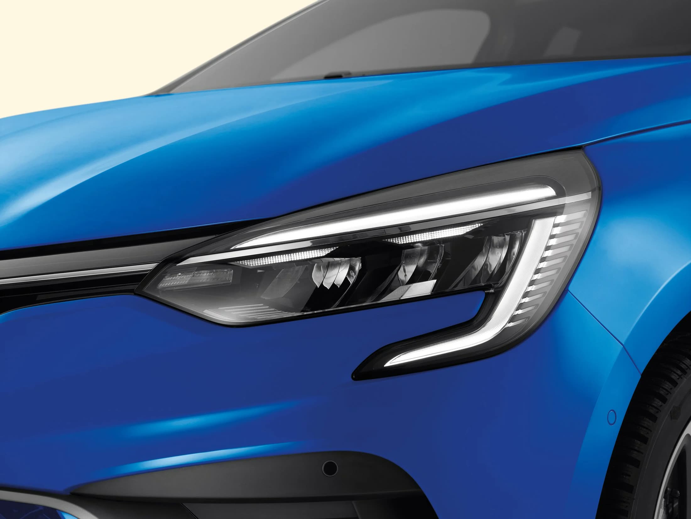 RENAULT — plate 13 of 18, Retouch finishing by Matte-Studio