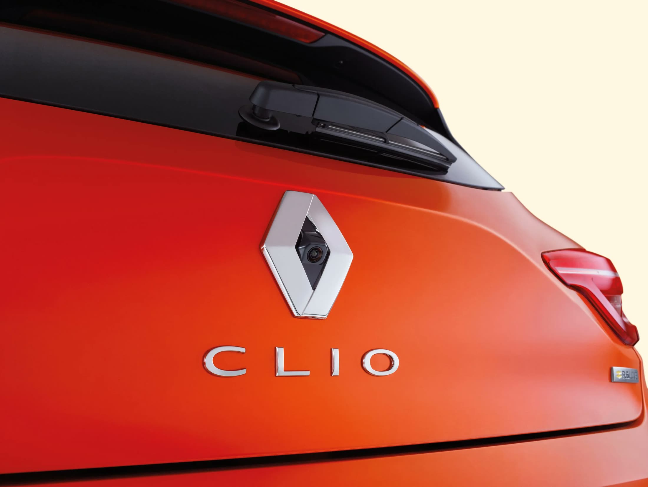 RENAULT — plate 15 of 18, Retouch finishing by Matte-Studio