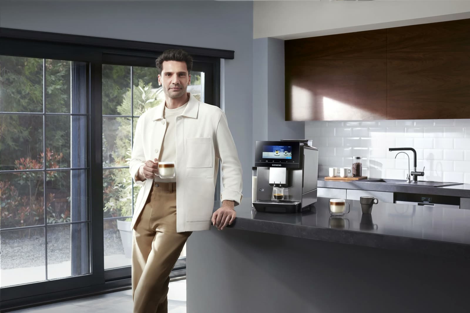 SIEMENS — brand & tech campaign, Retouch finishing by Matte-Studio